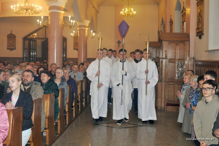 66 Procesja do ciemnicy.jpg